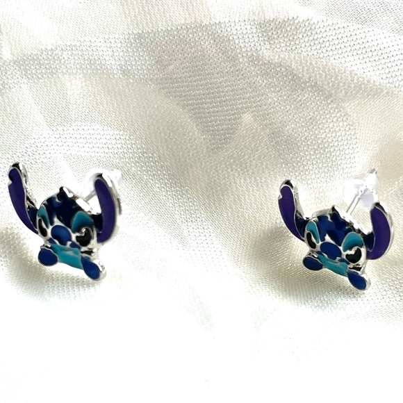 💙 NWOT Stitch Earrings – Official Disney Jewelry 🐾✨ - Picture 6 of 8